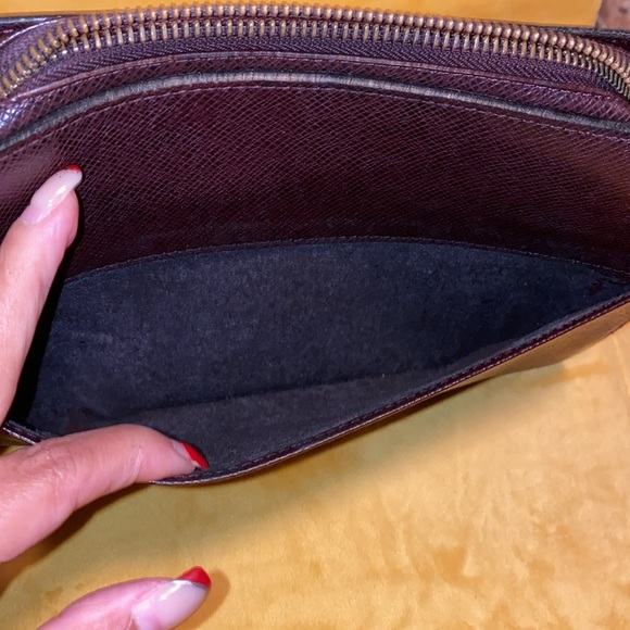 LOUIS VUITTON Taiga clutch bag! LOUIS VUITTON Taiga Baikal Bag Clutch - Picture 4 of 6